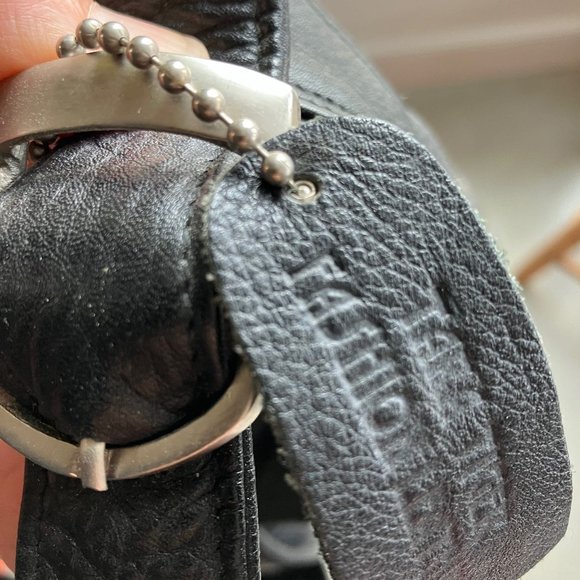 Tara Tiger Genuine Leather Hobo Bucket Bag. Slouchy. Minimalist. Medium Sized. - Picture 3 of 9